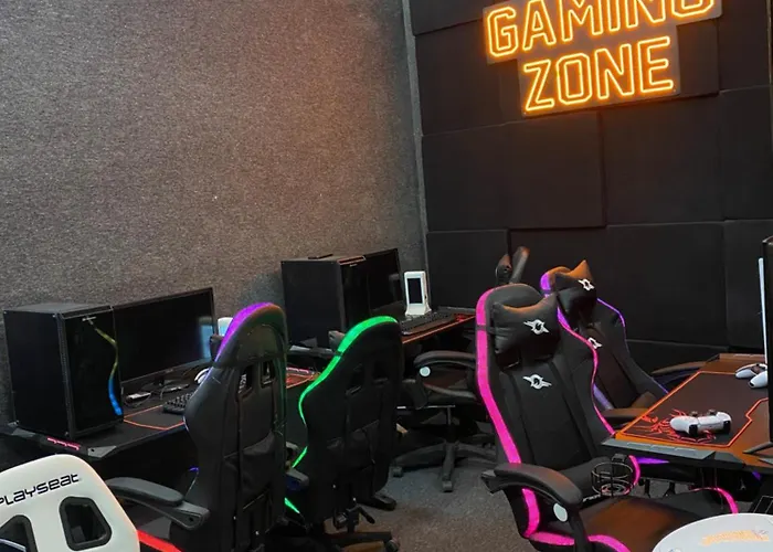 بيت شباب Futurotel Space *